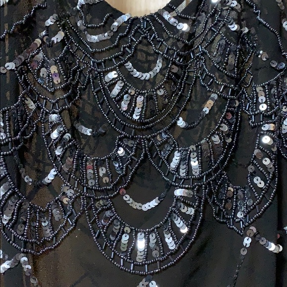 Black tank top - Picture 2 of 5